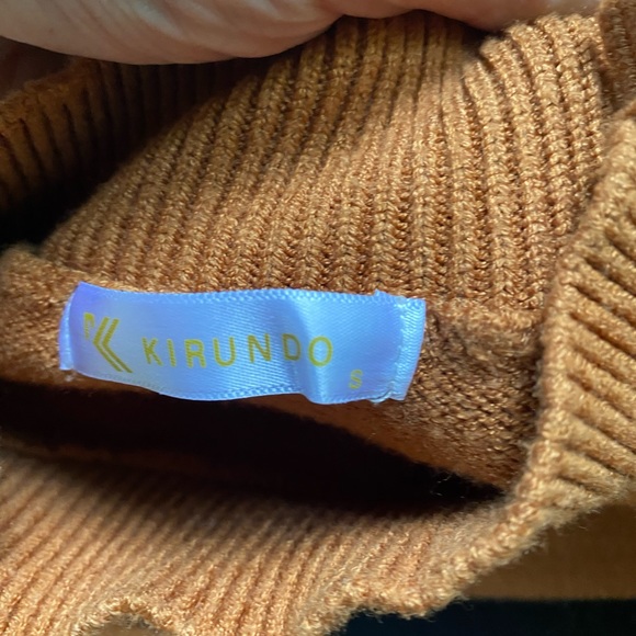 Button neck sweater - Picture 4 of 4